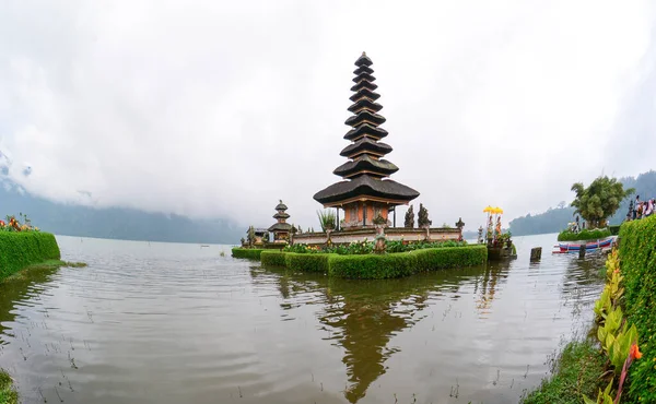 Ulun Danu Beratan Temple Ostrově Bali Indonésie Chrám Byl Postaven — Stock fotografie
