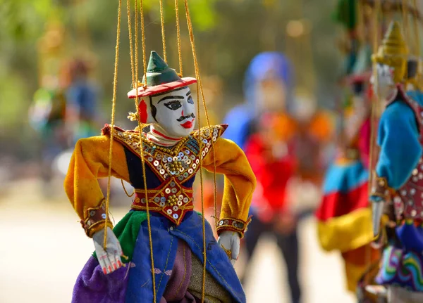 缅甸Bagan商店出售的传统缅甸木偶 传说木偶戏最早出现在11世纪的巴甘 — 图库照片