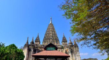 Bagan, Myanmar - 4 Şubat 2017. Bagan, Myanmar 'daki antik Budist tapınağı. Bir zamanlar Bagan ovasında 10.000 'den fazla Budist tapınağı ve pagoda bulunduğu tahmin edilmektedir..