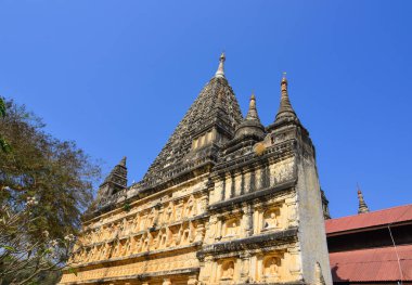 Bagan, Myanmar 'daki antik Budist tapınağı. Bir zamanlar Bagan ovasında 10.000 'den fazla Budist tapınağı ve pagoda bulunduğu tahmin edilmektedir..