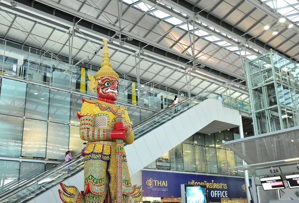 Port lotniczy Bangkok-Suvarnabhumi wnętrza — Zdjęcie stockowe