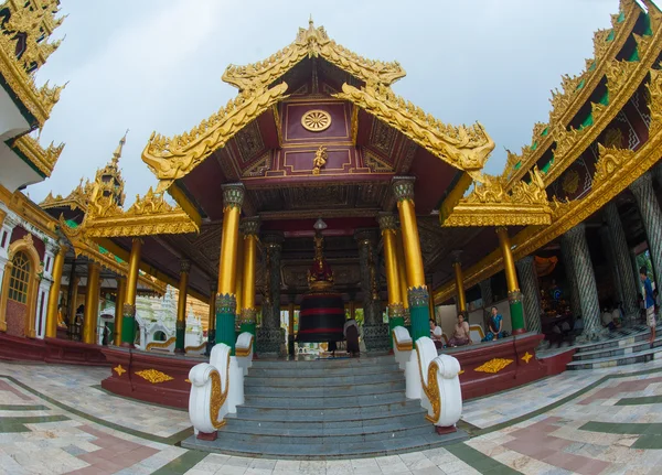 Shwedagon pagoda in Rangoon / Yangon — Foto Stock