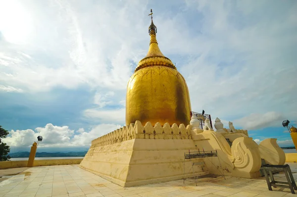 Goldene Stupa der bu paya Pagode — Stockfoto