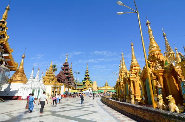 Shwedagon pagoda in Rangoon / Yangon — Foto Stock