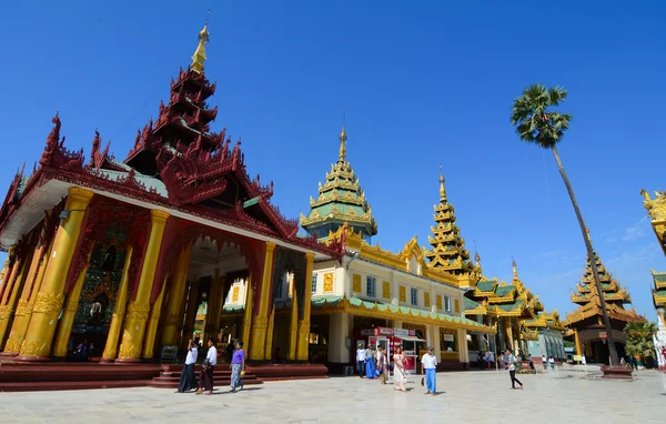 Shwedagon pagoda in Rangoon / Yangon — Foto Stock