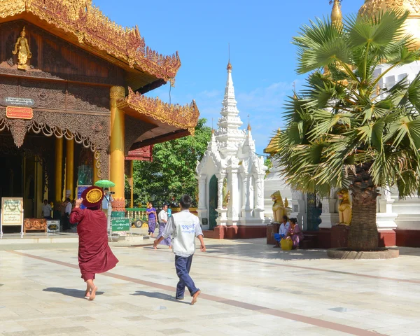 Shwedagon pagoda in Rangoon / Yangon — Foto Stock