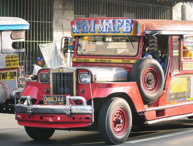 Jeepney Manila sokakta