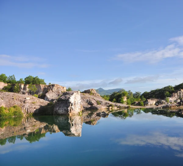 Lago de montaña en la ciudad de Chau Doc —  Fotos de Stock