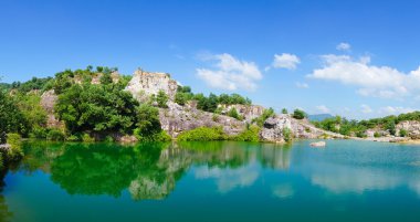 Chau doktor kasabadaki dağ gölü