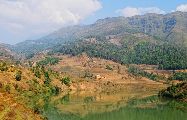 Bergsee in chau doc town — Stockfoto