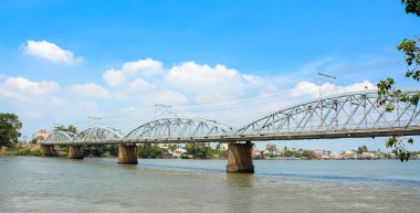 Vietnam'daki eski demiryolu Köprüsü