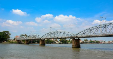 Vietnam'daki eski demiryolu Köprüsü