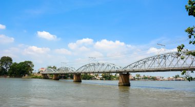 Vietnam'daki eski demiryolu Köprüsü