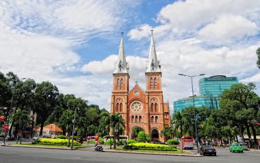 Saygon 'daki kadın katedrali değil.