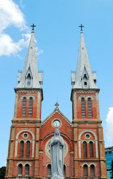 Kathedrale Notre Dame in Saigon — Stockfoto