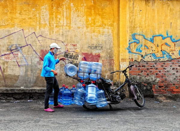 Vida de vendedores vietnamitas em Saigão — Fotografia de Stock