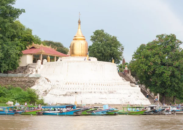 Bu-phaya, die Pagode in Flussnähe in bagan — Stockfoto