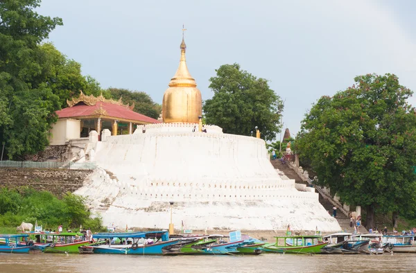 Bu-phaya, die Pagode in Flussnähe in bagan — Stockfoto