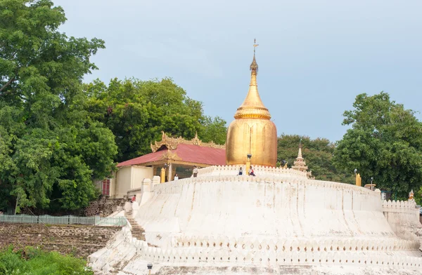 Bu-phaya, the pagoda close to the river in Bagan — Stock Photo, Image