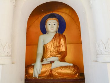 Shwedagon Pagoda, Yangon Buda heykelleri