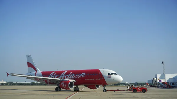 Civil aircrafts parking at Don Muang International airport — Stock Photo, Image