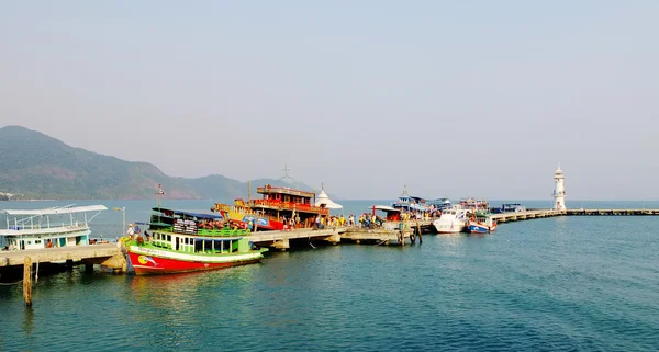 Barcos de pesca coloridos — Fotografia de Stock