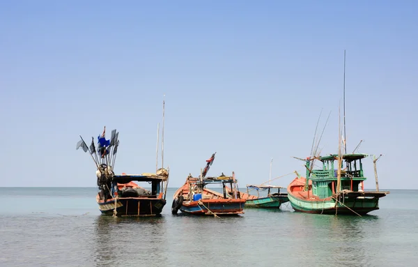 Красочные рыболовные суда — стоковое фото