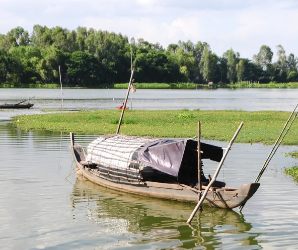 Rybářský člun na řece Mekong — Stock fotografie