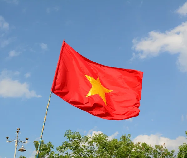 Bandiera vietnamita sventola — Foto Stock