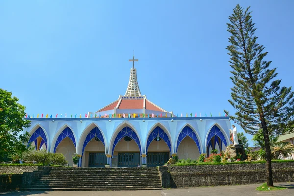 Gammel, vakker kirke i Vietnam – stockfoto