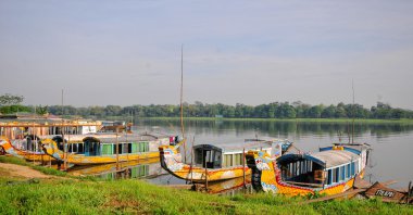 Turist tekneleri, Ejder şeklinde