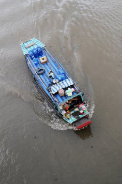 Vietnamlı tekne rides