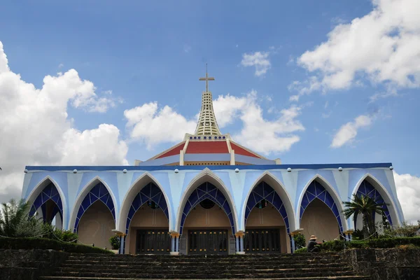 Gamla vackra kyrkan i Vietnam — Stockfoto