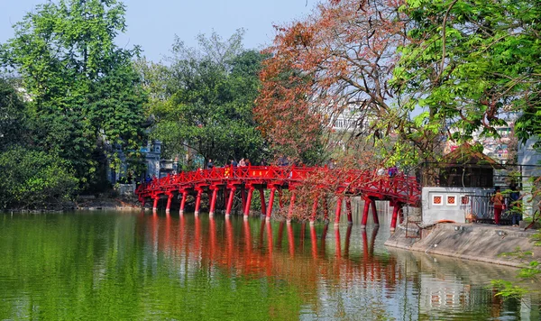 Hoan kiem meer, hanoiHonduras'ta yapılmış örme küçük taşıma çantası — Stockfoto