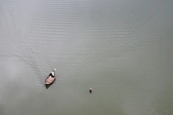 Isolate boat floating on the Mekong river — Stock Photo, Image