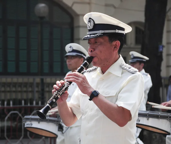Orquesta de bronce policial en Hanoi —  Fotos de Stock