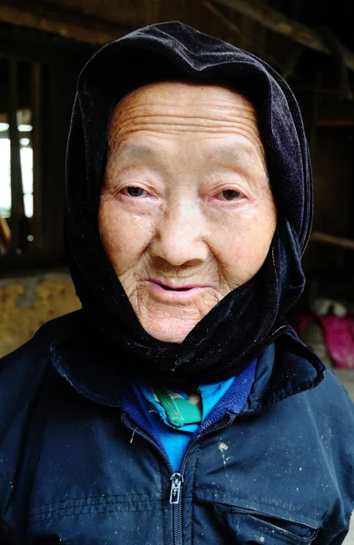 Sapa bir pazarda Hmong kadınlara