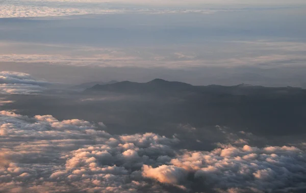 Berg en wolken — Stockfoto