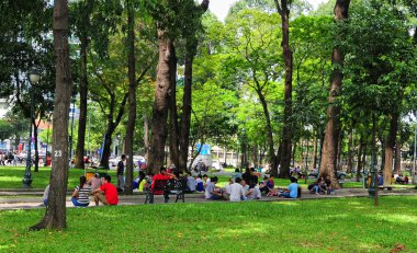 Genç insanlar vasıl belgili tanımlık park zevk