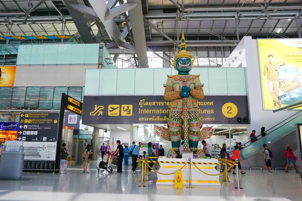 Port lotniczy Bangkok-Suvarnabhumi wnętrza — Zdjęcie stockowe