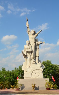 Heykel ve Vietnamca anıt asker