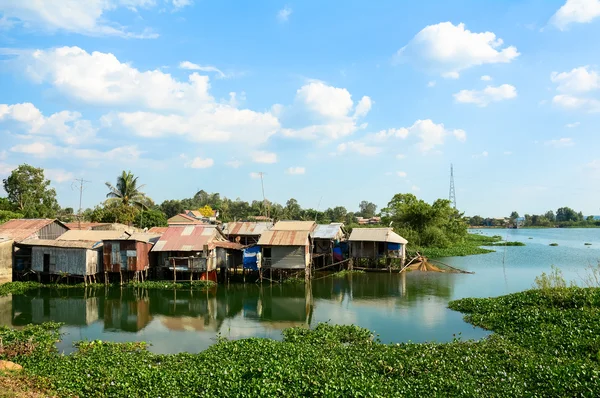 Capanne e case abusive colorate a Saigon — Foto Stock