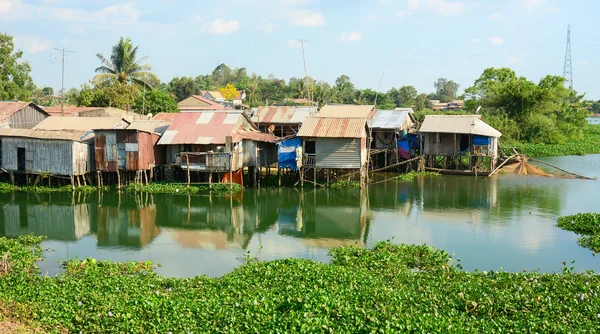 Barevné squatter chatrče a domky v Saigonu — Stock fotografie