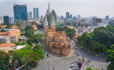 Saygon 'daki kadın katedrali değil.
