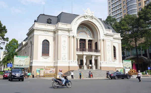 Opernhaus in ho chi minh city — Stockfoto