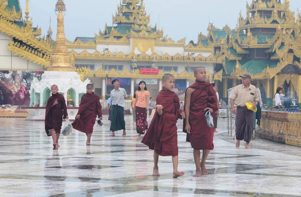 Shwedagon Pagoda in Yangon, Myanmar — Stock Photo, Image