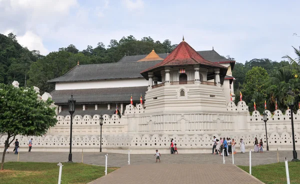 Templo da Relíquia dos Dentes Sagrados em Kandy — Fotografia de Stock