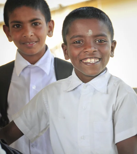 Grupo de estudantes da escola do Sri Lanka — Fotografia de Stock