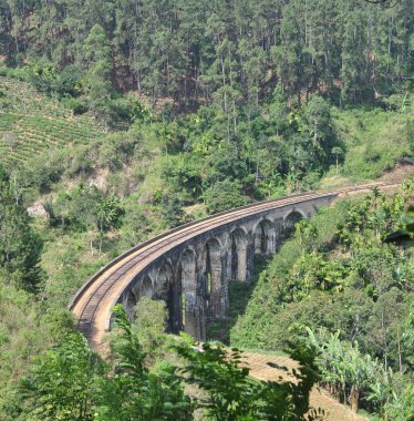 Sri Lanka 'da dokuz kemer köprüsü