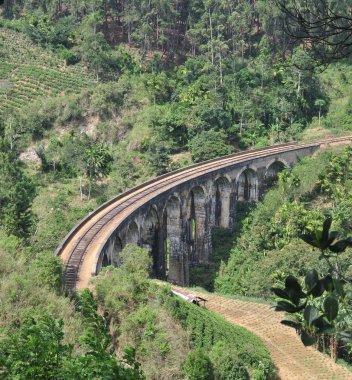 Sri Lanka 'da dokuz kemer köprüsü